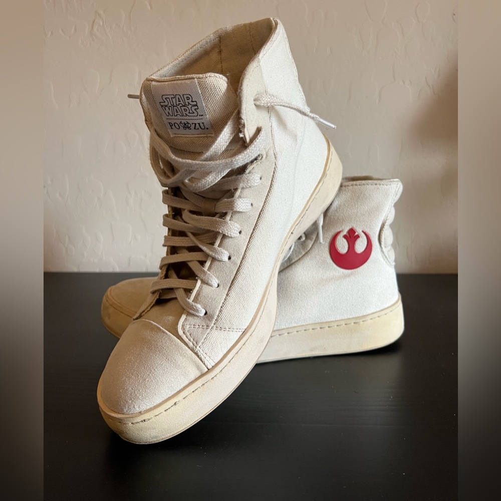 PoZu Resistance Sneakers